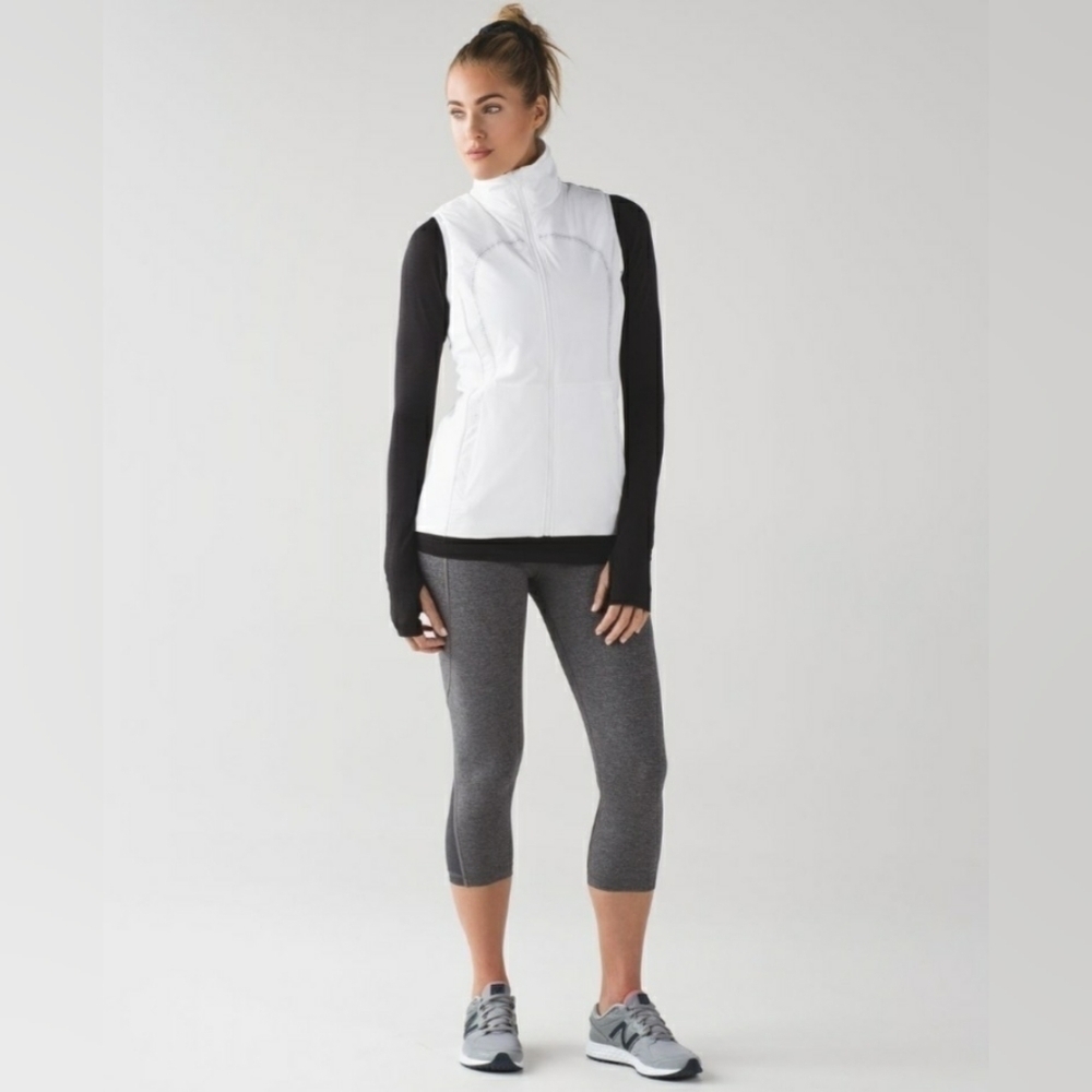 Lululemon Free Runner Crop Leggings Mesh & Reflective Detail Gray Black 19"